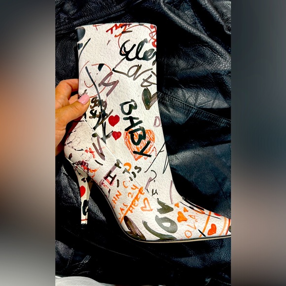 Brand new size 37.5and 38 Burberry - Picture 1 of 1